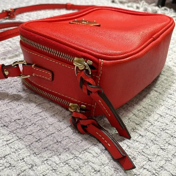 DOONEY & BOURKE CAMERA PEBBLED GRAIN ITALIAN LEATHER CROSSBODY Red/Orange - Picture 3 of 16